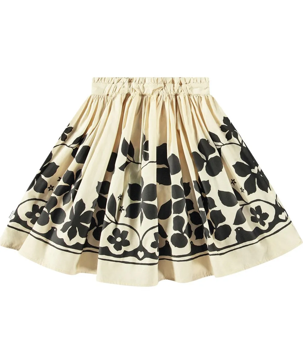 Bev Skirt, Pale Folklore