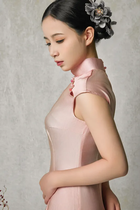 Chong Er Gradient Sunset Pink Beaded Hollow-out Satin Long Cheongsam Gown