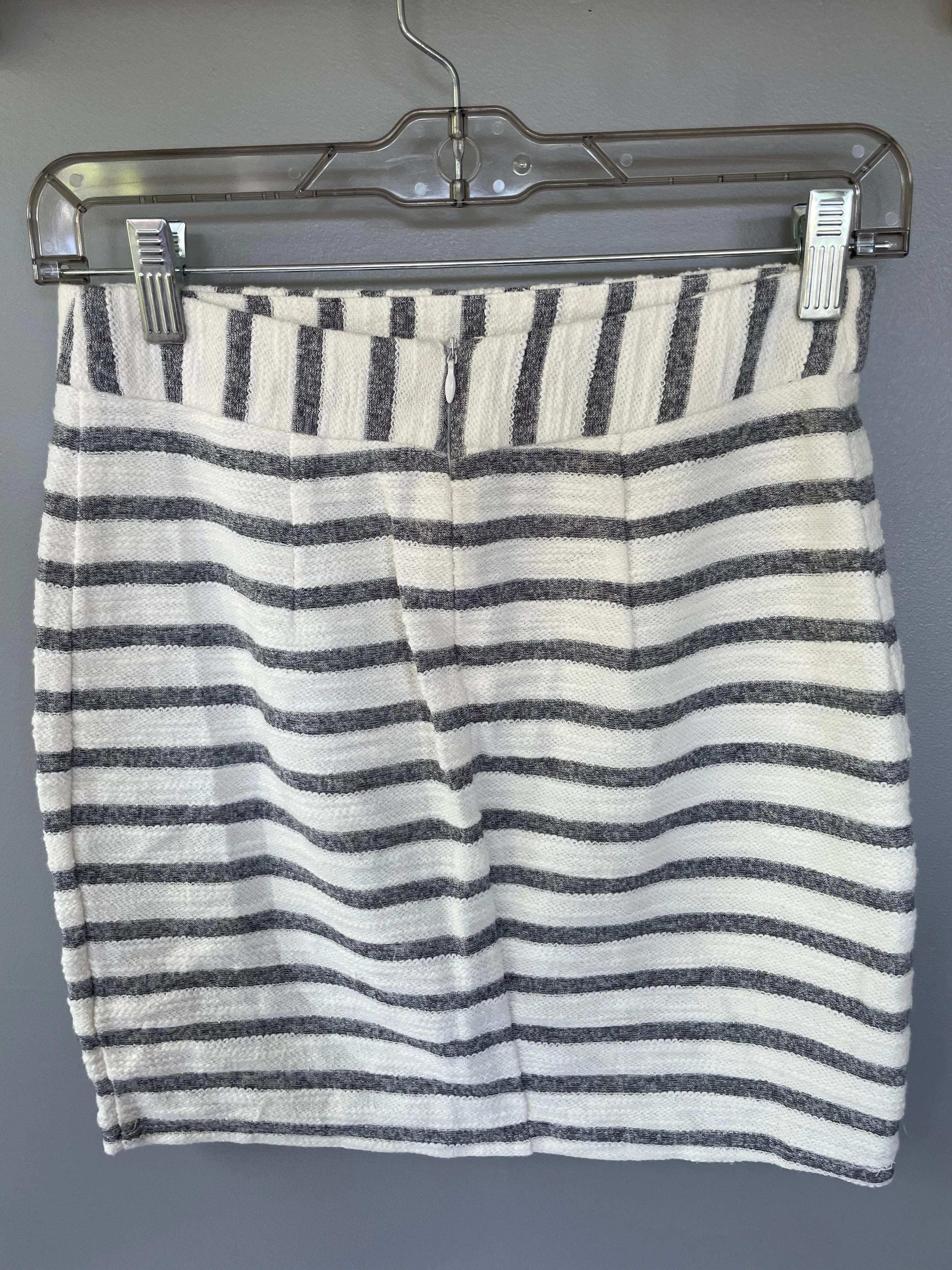 <€€* NEW Juniors TOBI Small/P 2 Piece Gray and White Stripe Mini Skirt and VNeck Crop Top NWT Festival