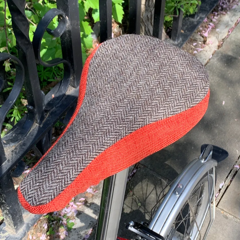 Tweed Slim Saddle Cover - Brown Herringbone & Cayenne Red