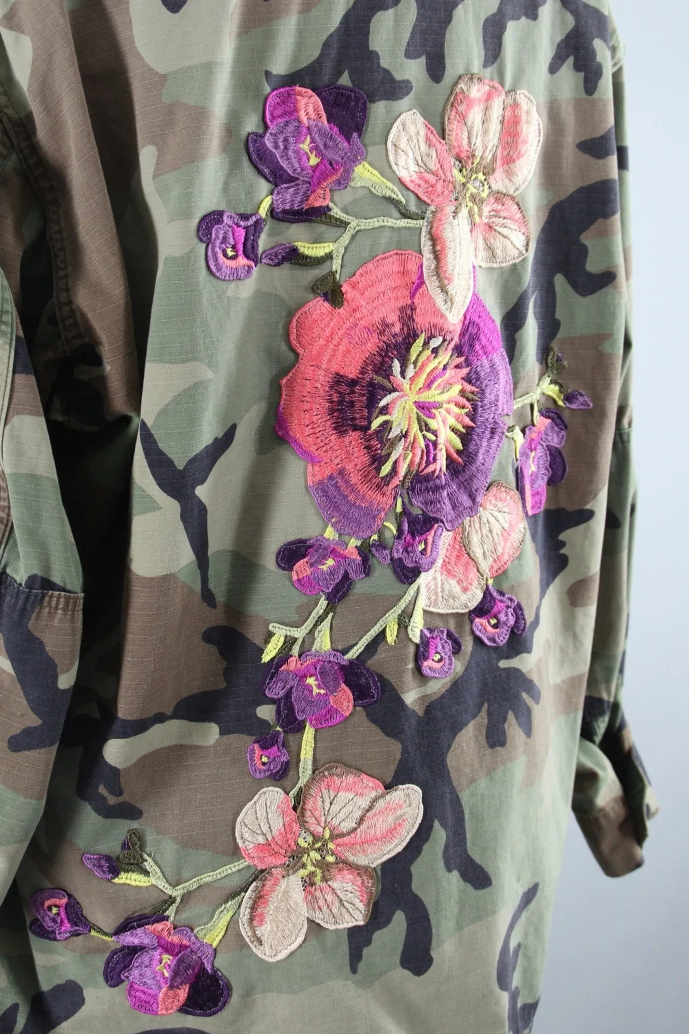 Vintage US Army Embroidered Camouflage Jacket / Purple Peach Floral Embroidery / XL XXL Plus